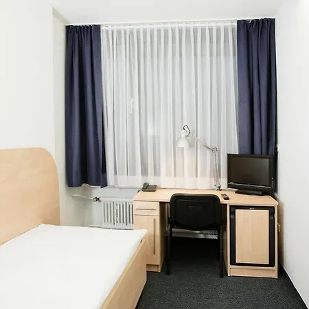 Hotel Bildungshotel 2*